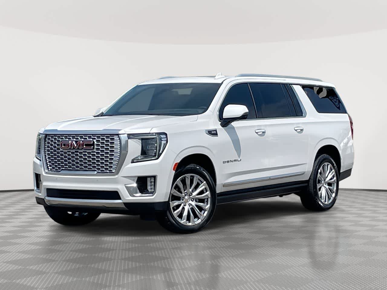 Used 2022 GMC Yukon XL Denali AWD/4WD image 1
