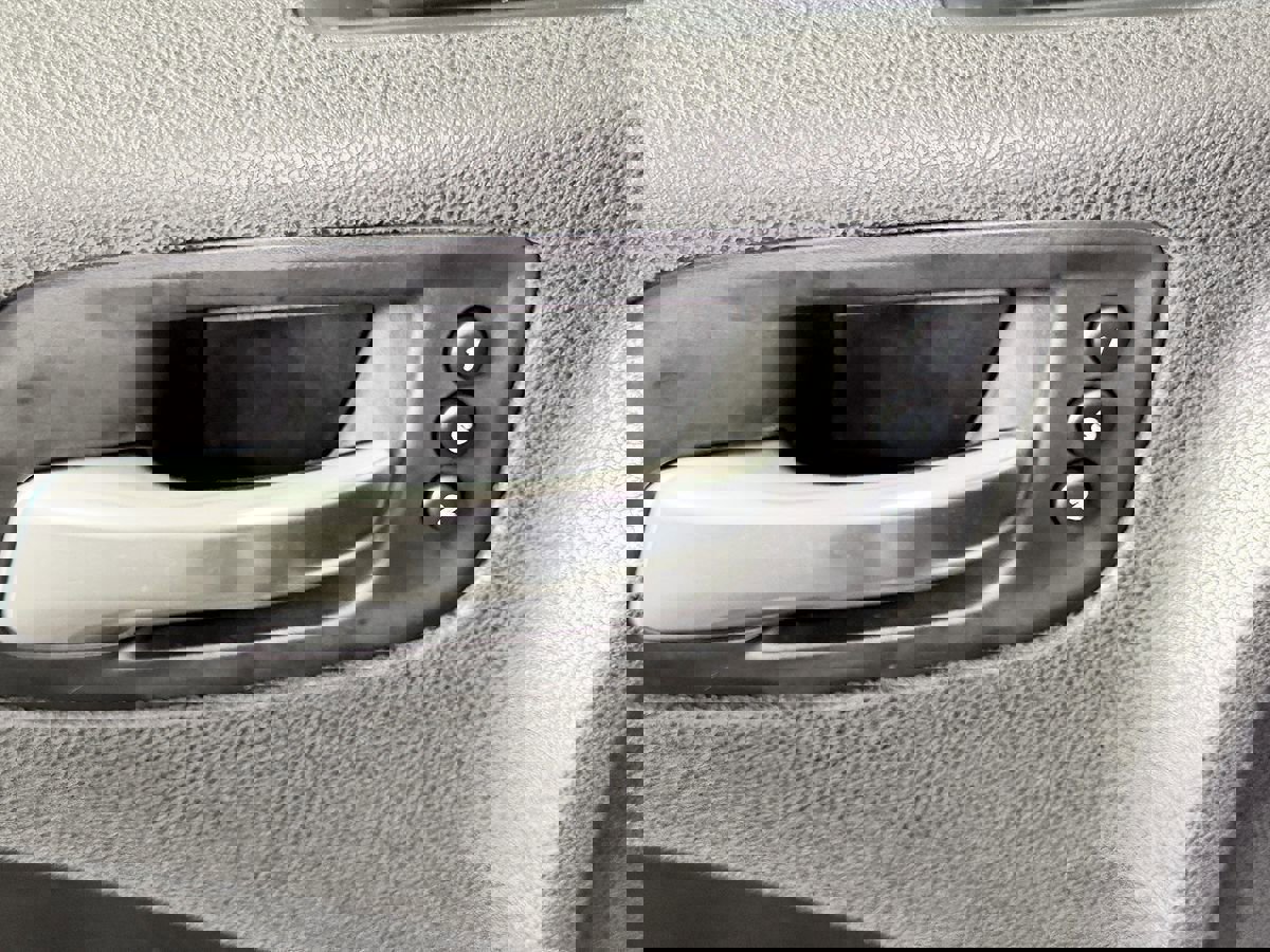 Used 2019 Dodge Charger SXT w/ Leather Interior Group RWD image 17