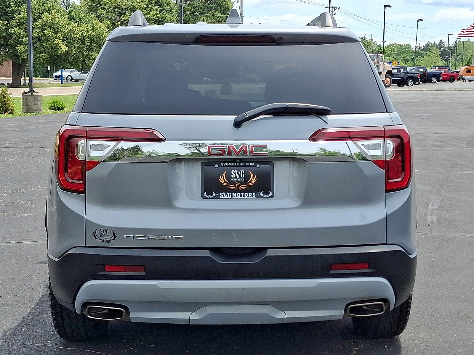 Used 2023 GMC Acadia SLT w/ LPO, Floor Liner Package FWD image 23