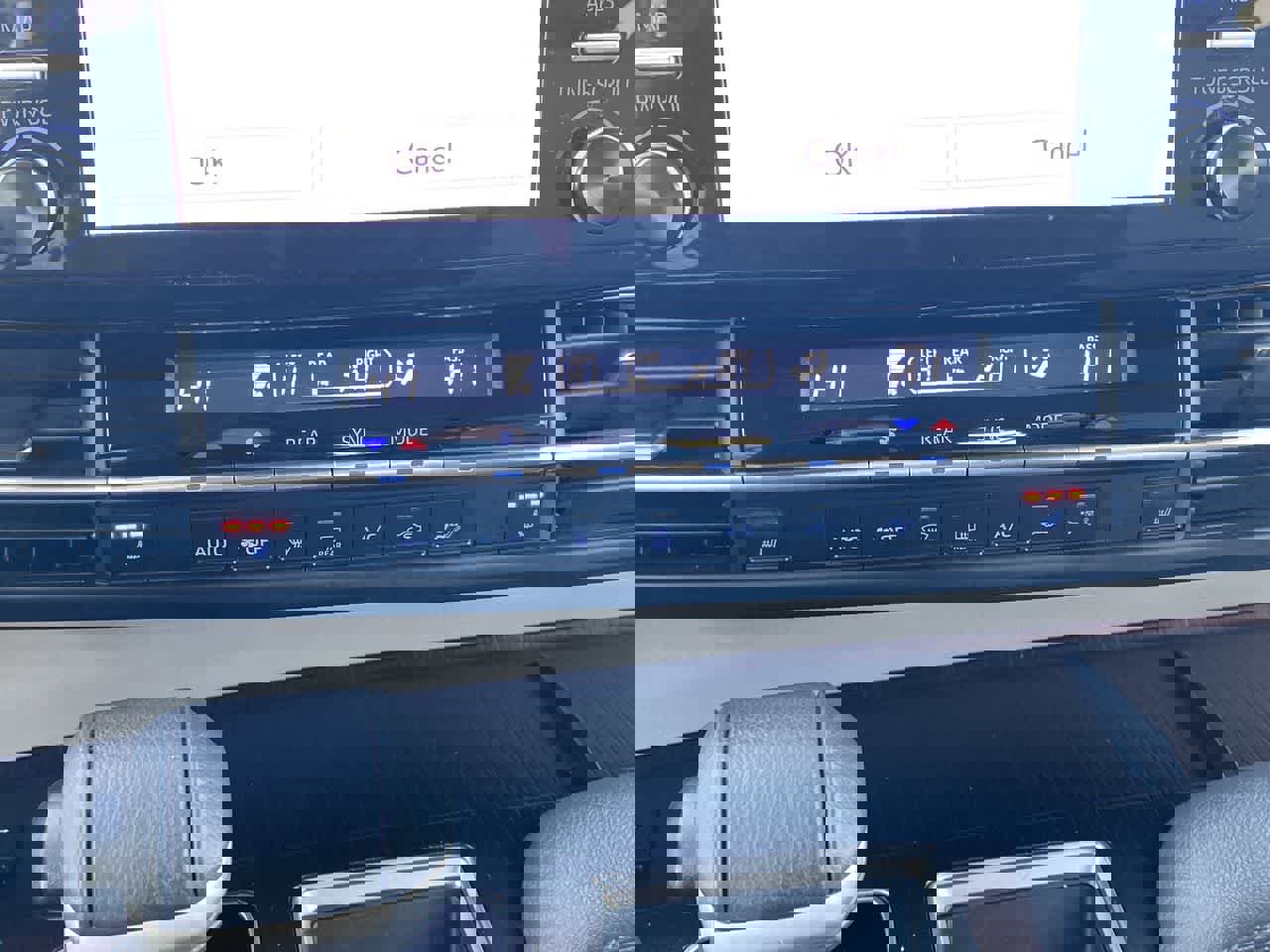 Certified 2023 Toyota Sienna XLE image 18