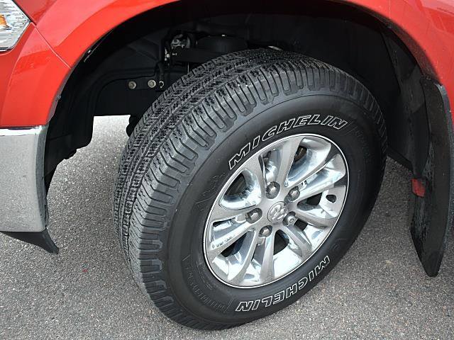 Used 2018 RAM 1500 SLT image 9