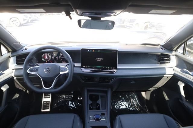 New 2026 Volkswagen Tiguan SE R-Line image 6