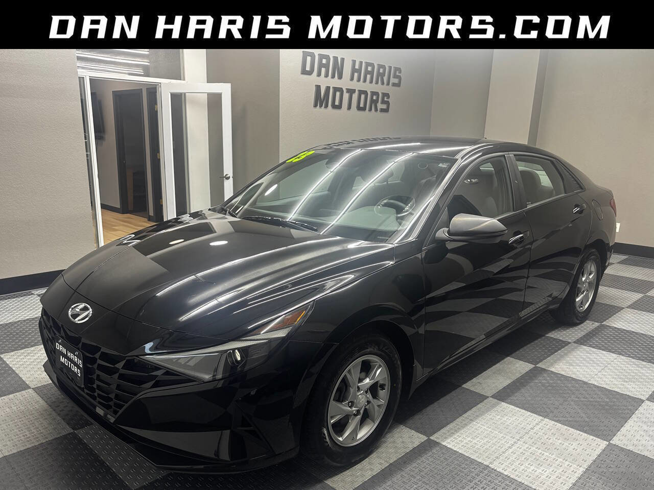 Used 2023 Hyundai Elantra SE