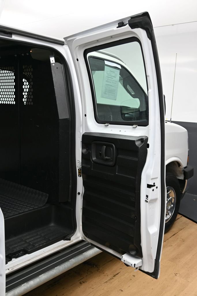 Used 2024 Chevrolet Express 2500 w/ Driver Convenience Package image 30