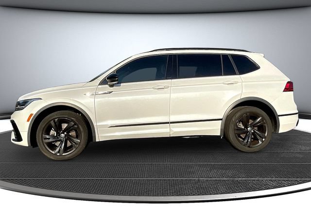 Used 2023 Volkswagen Tiguan SE R-Line FWD image 8