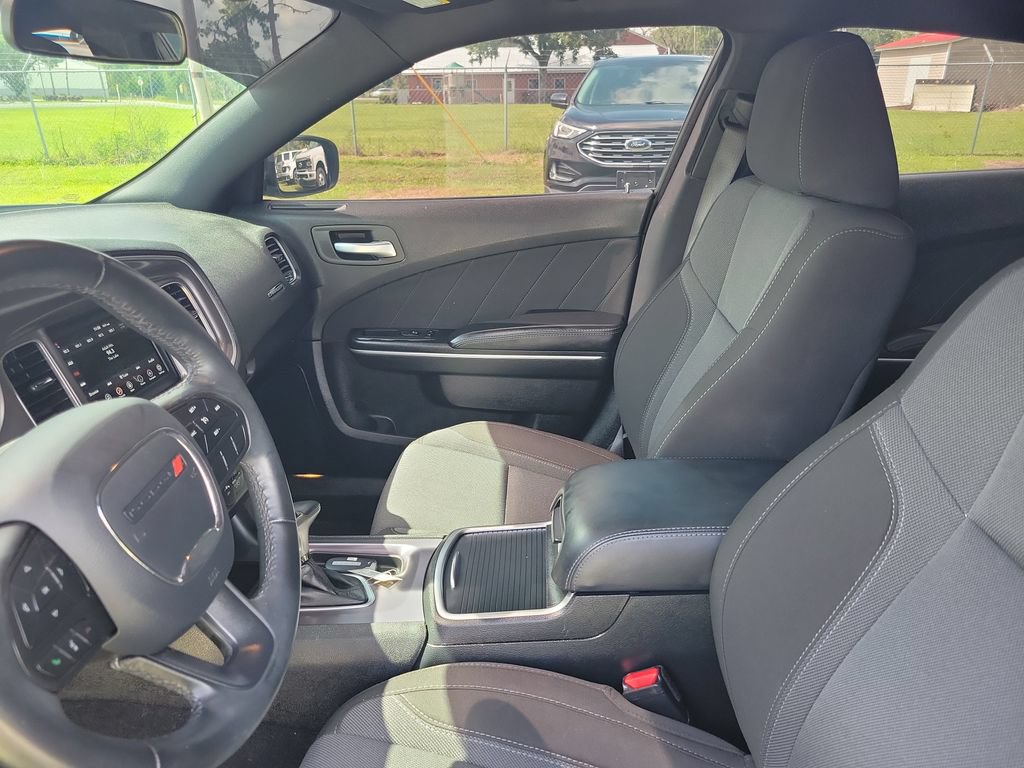 Used 2020 Dodge Charger SXT RWD image 18