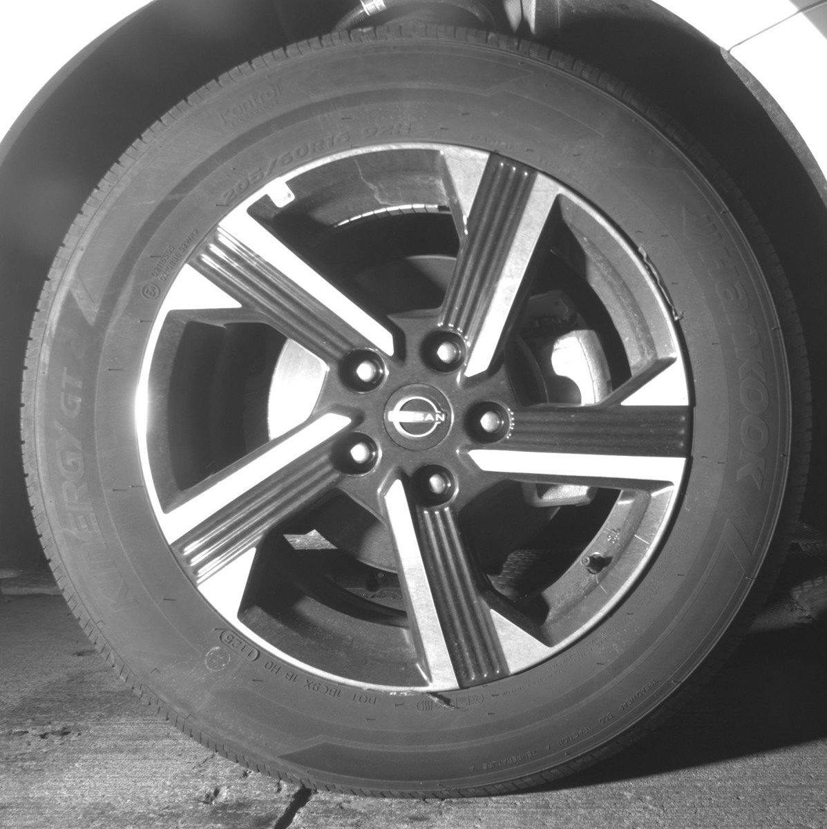 Used 2025 Nissan Sentra SV FWD image 13