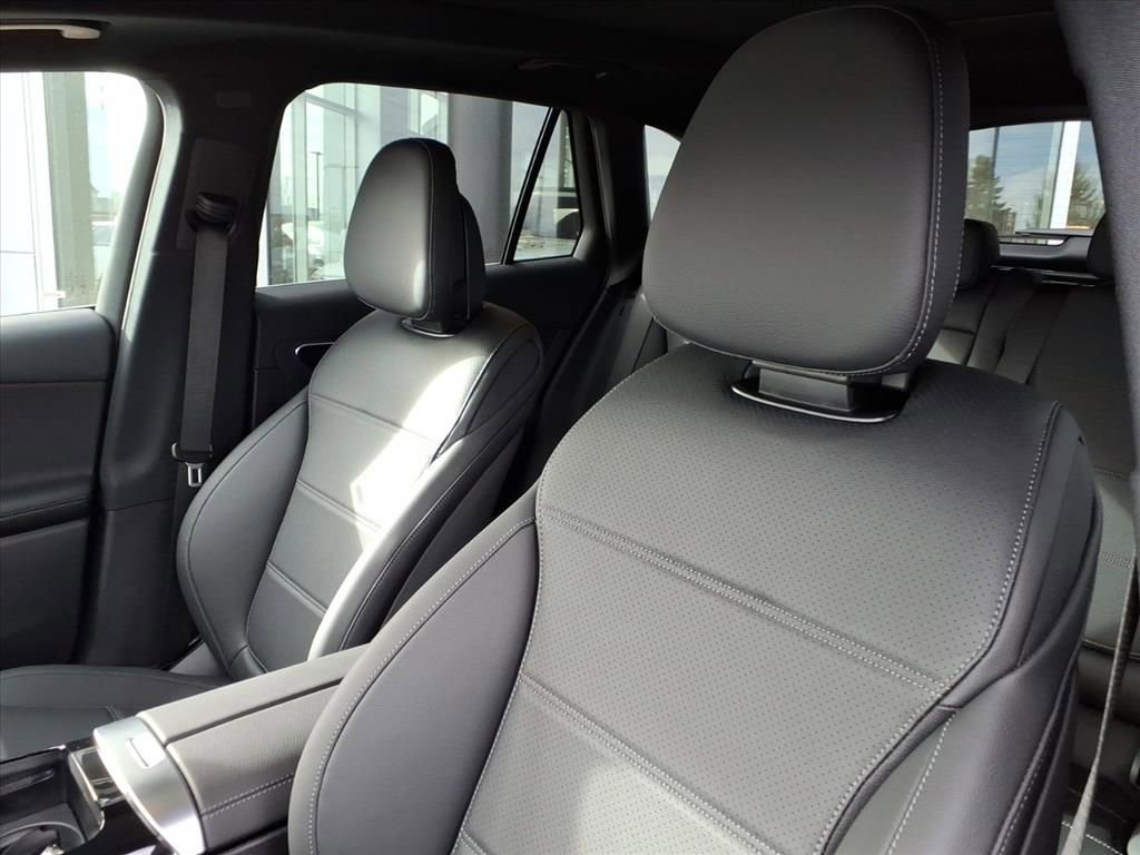 New 2026 Mercedes-Benz GLC 300 4MATIC image 13