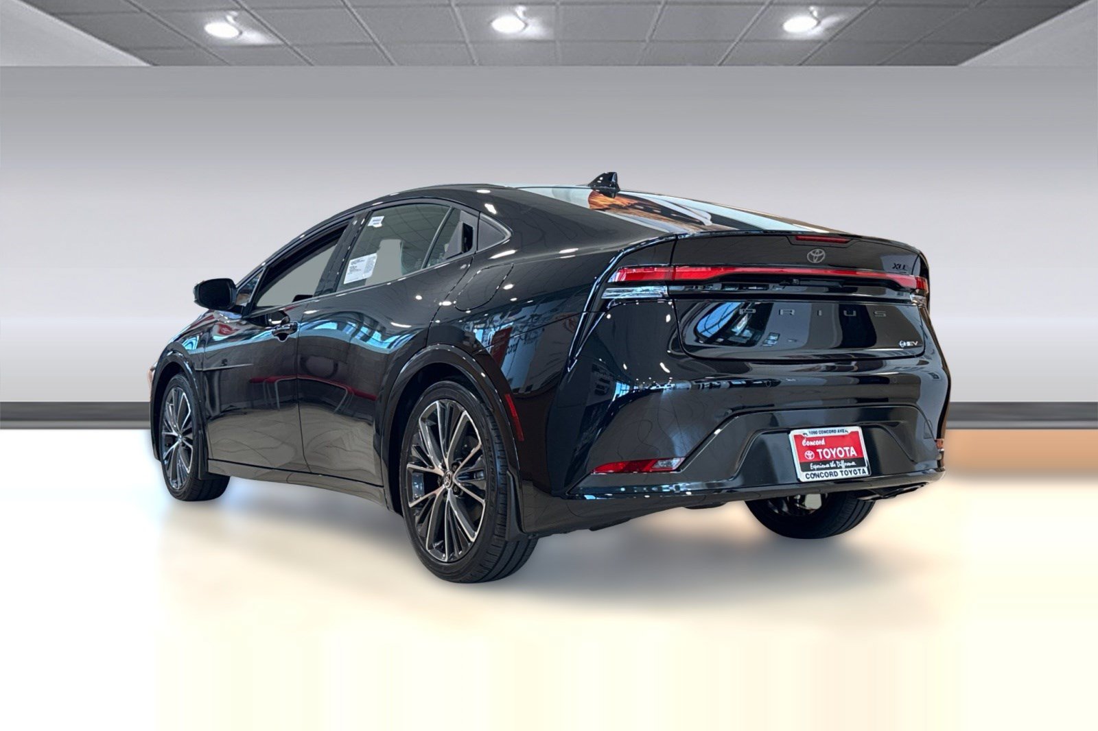 New 2026 Toyota Prius XLE FWD image 2