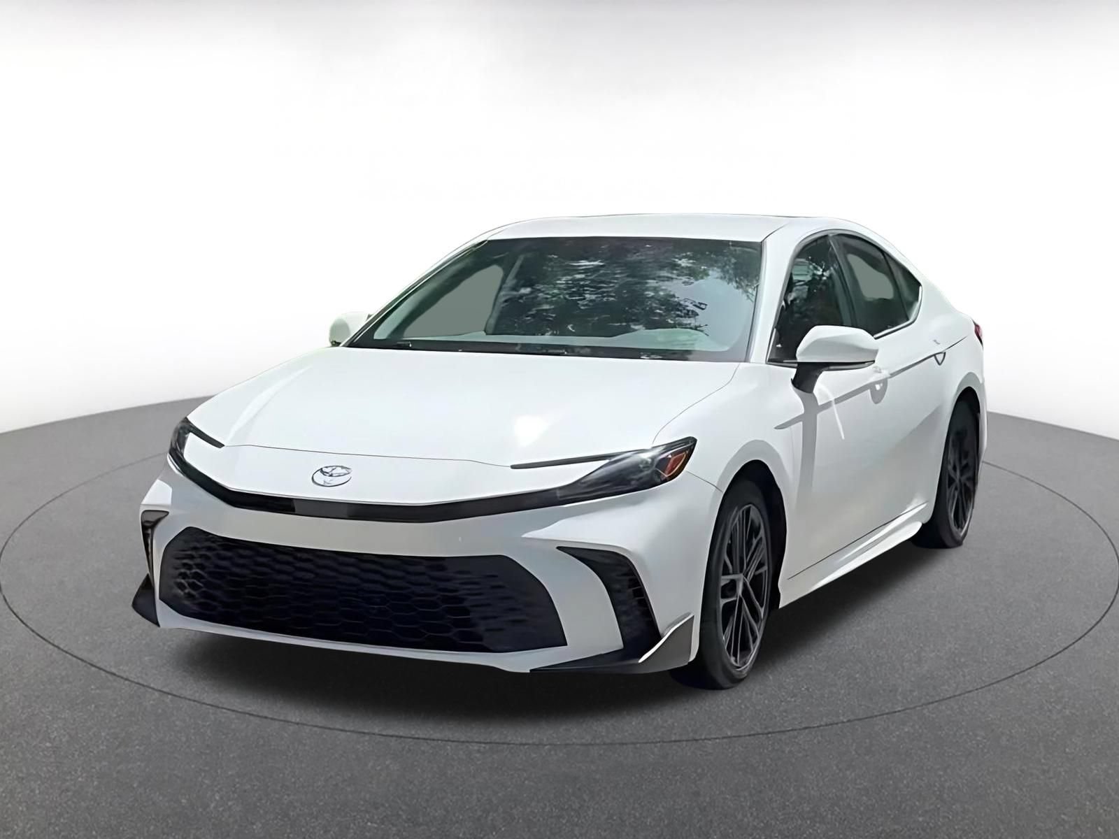Used 2026 Toyota Camry SE FWD image 7