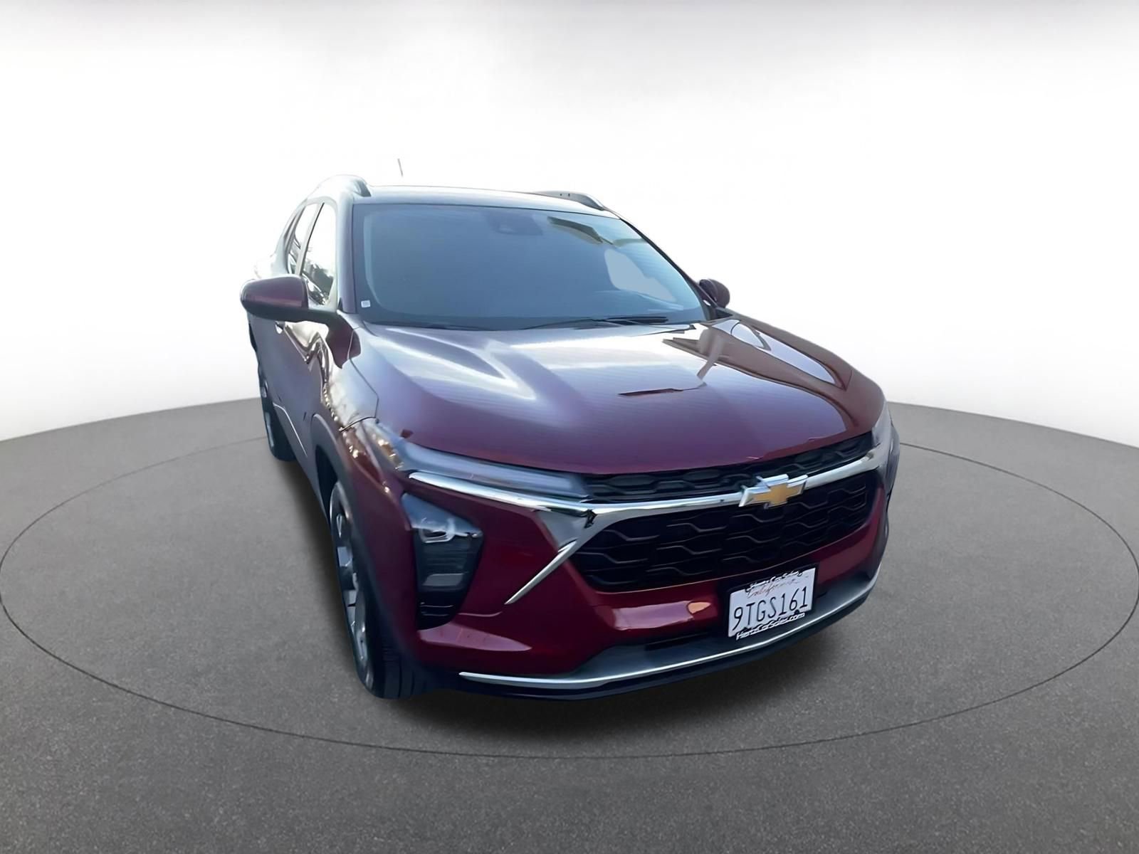 Used 2025 Chevrolet Trax LT w/ LT Convenience Package image 3