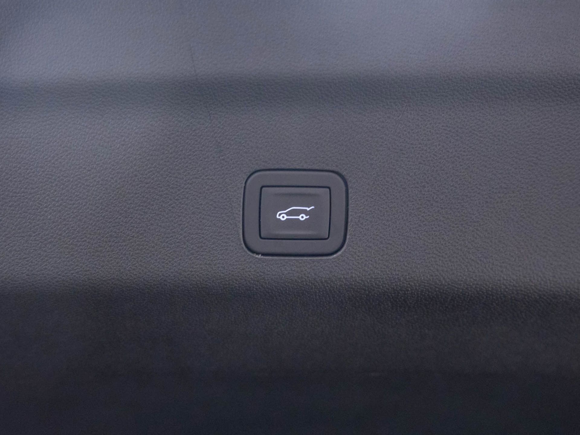 New 2026 Cadillac Escalade ESV Luxury w/ Touring Package image 40