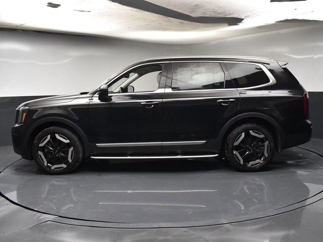 Used 2025 Kia Telluride S FWD image 3