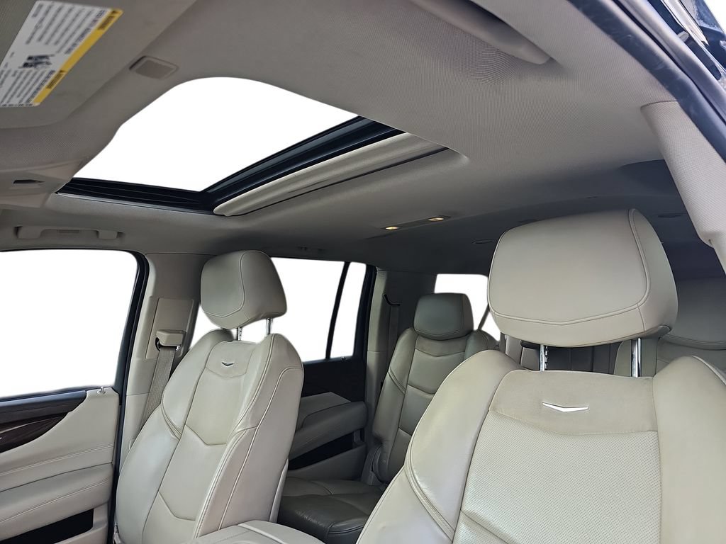 Used 2017 Cadillac Escalade ESV Luxury RWD image 29