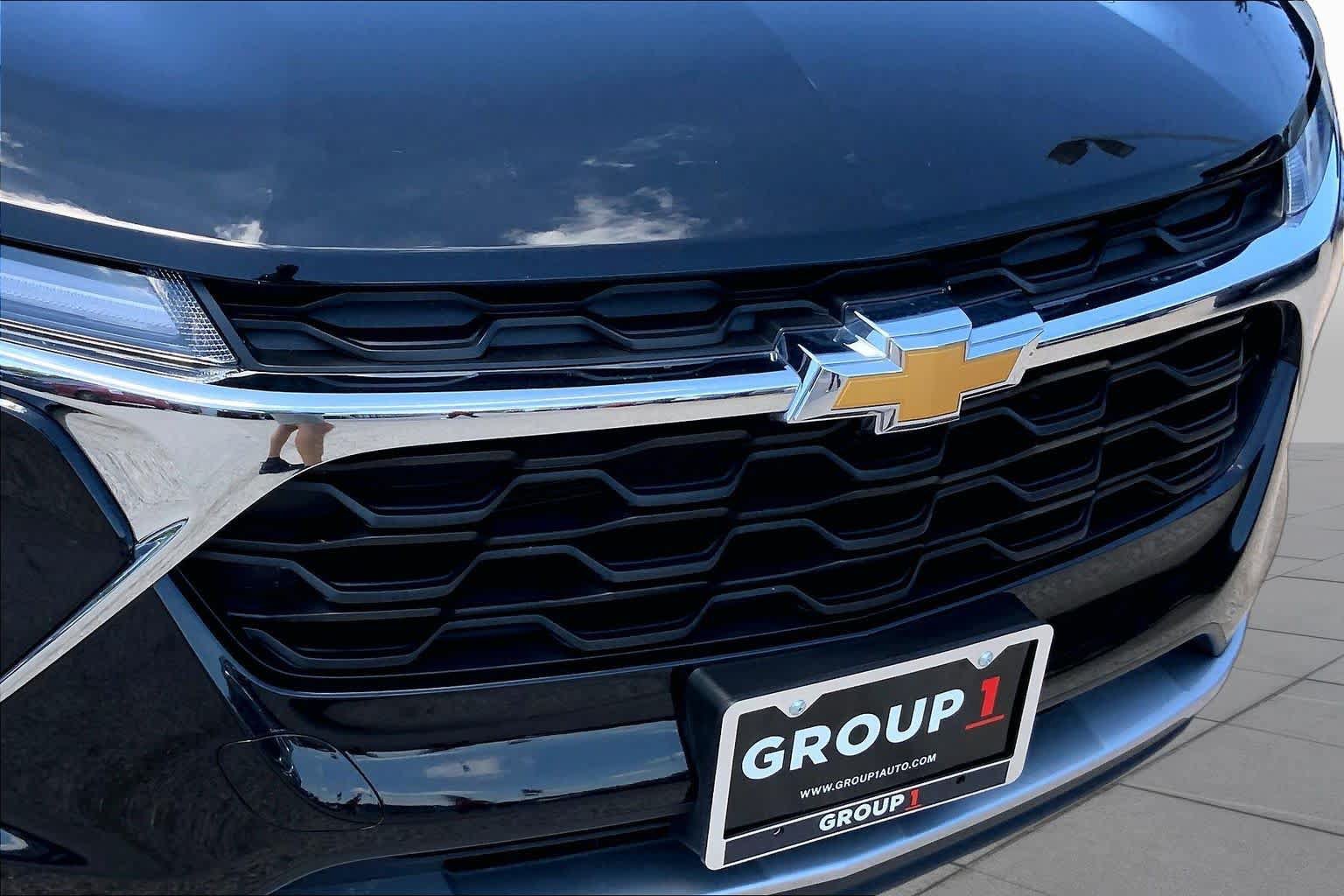 Used 2025 Chevrolet Trax LT FWD image 29