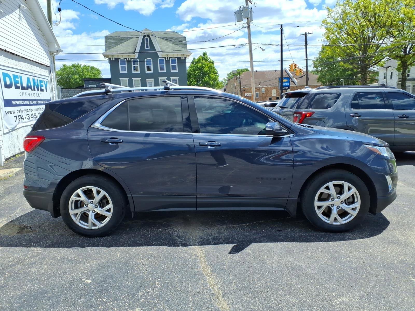 Used 2019 Chevrolet Equinox LT w/ Sun & Navigation Package AWD/4WD image 4