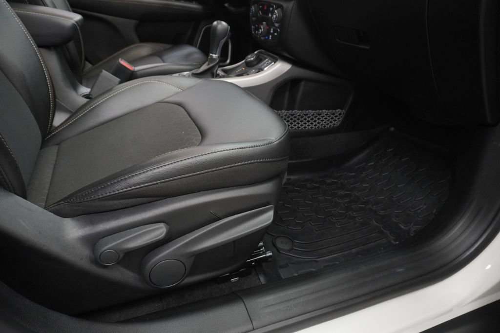 Certified 2020 Jeep Compass Latitude image 50