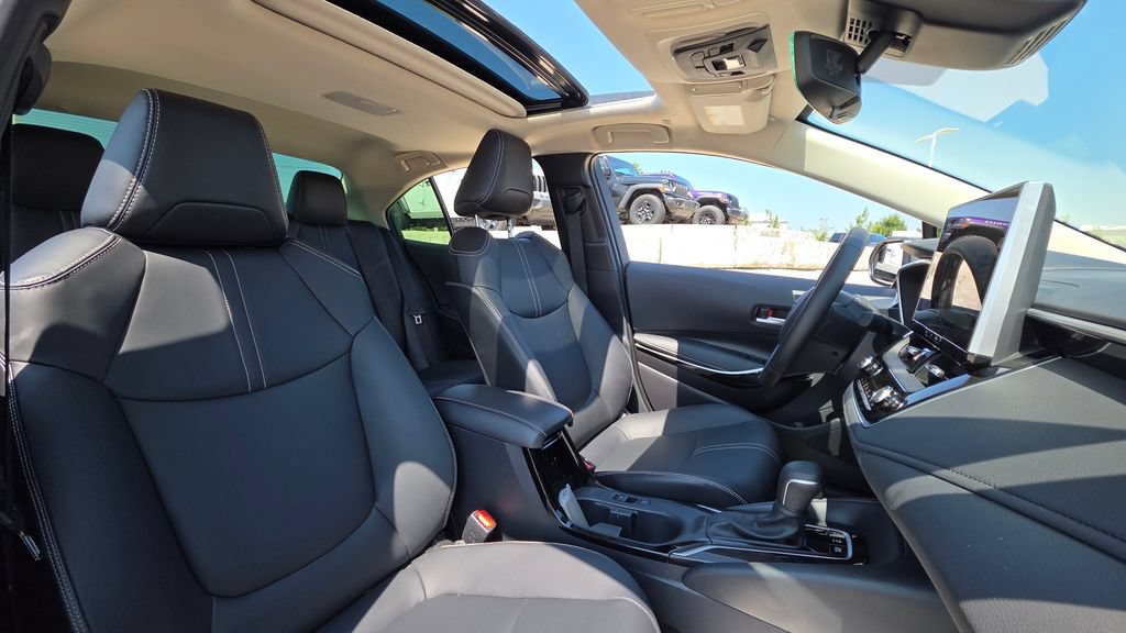 Used 2025 Toyota Corolla XLE FWD image 12