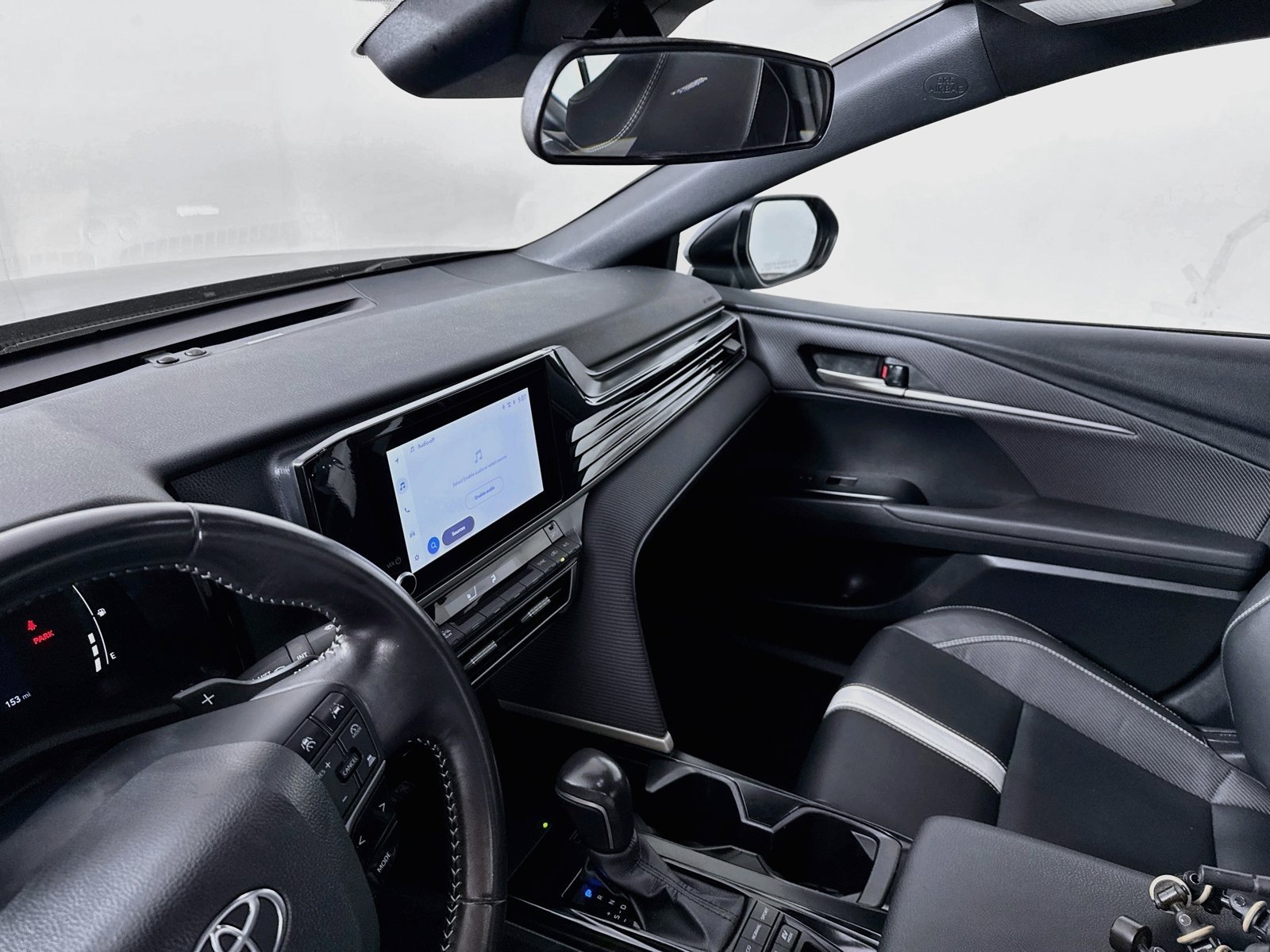 Used 2025 Toyota Camry SE FWD image 6