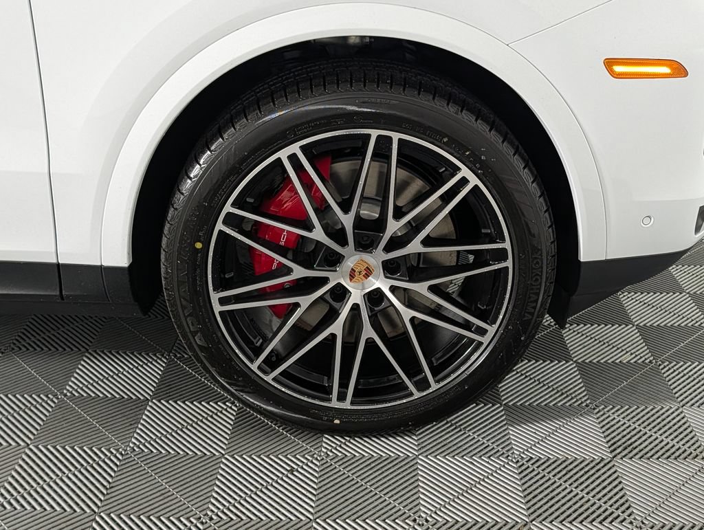New 2026 Porsche Cayenne S AWD/4WD image 14