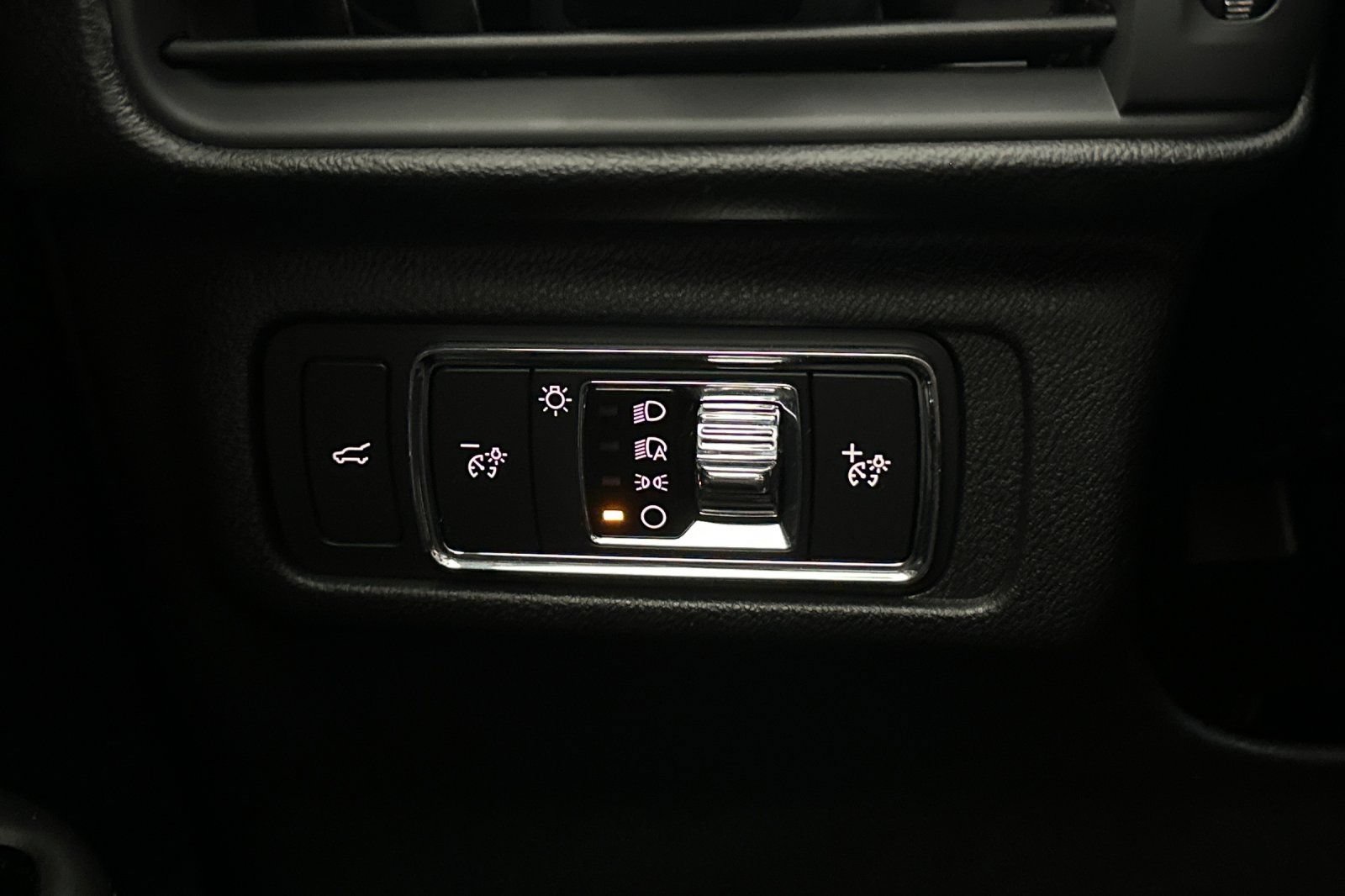 Certified 2022 Lincoln Corsair FWD image 28