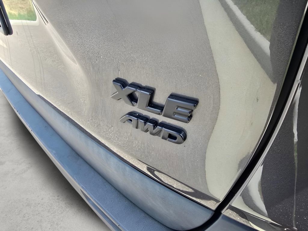Used 2021 Toyota RAV4 XLE AWD/4WD image 29