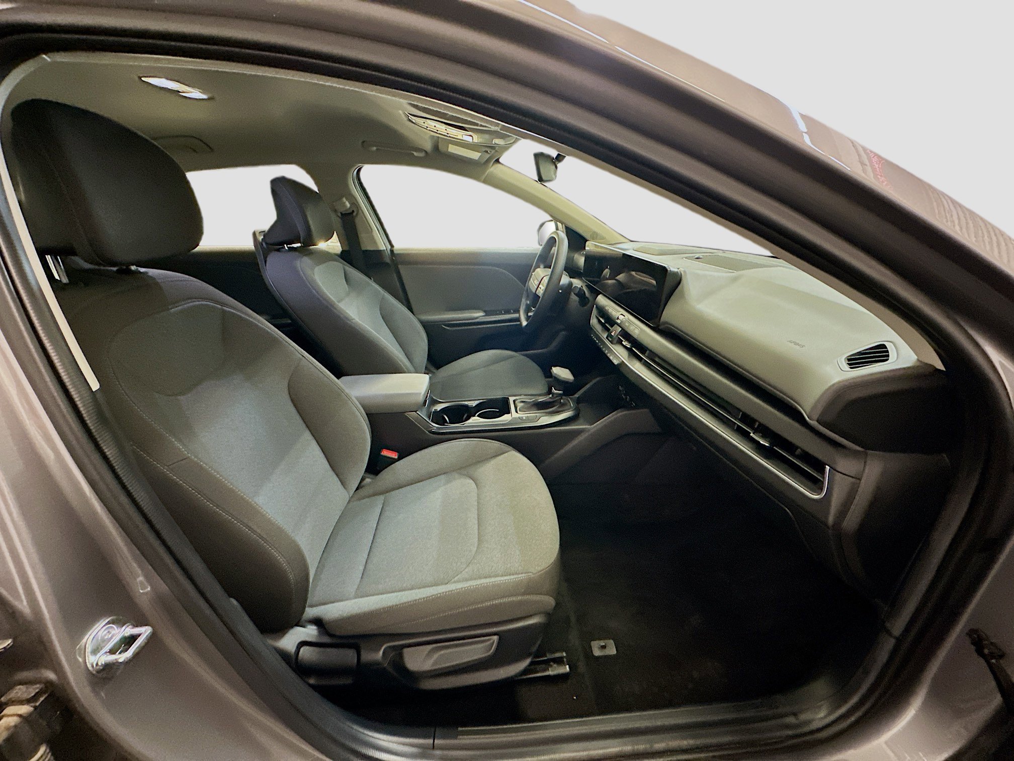 Used 2025 Kia K4 LXS image 32