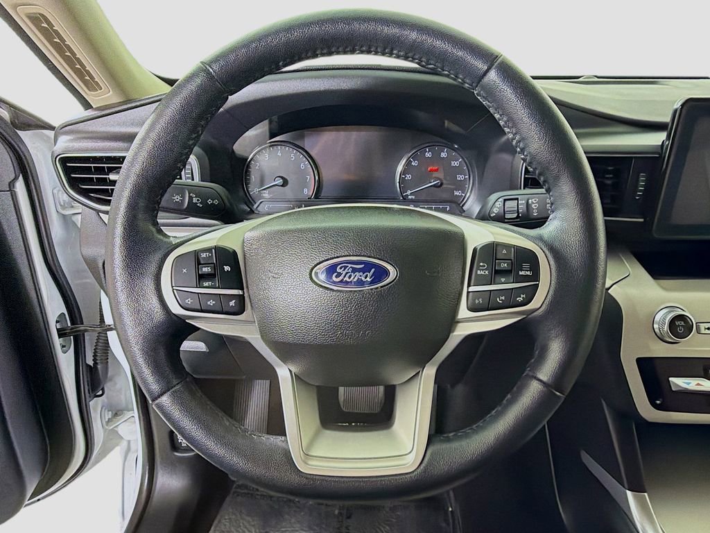 Used 2023 Ford Explorer XLT w/ Equipment Group 202A image 13