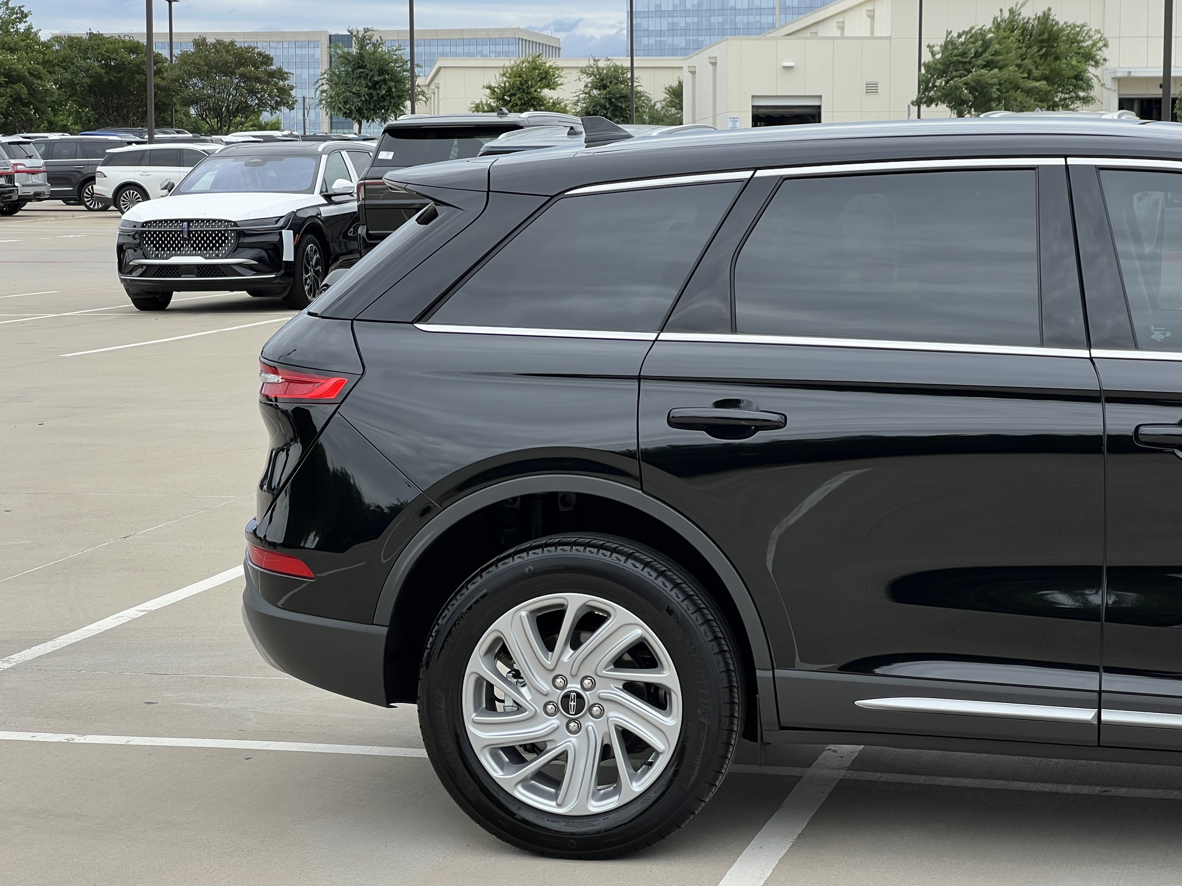 Certified 2024 Lincoln Corsair FWD image 11