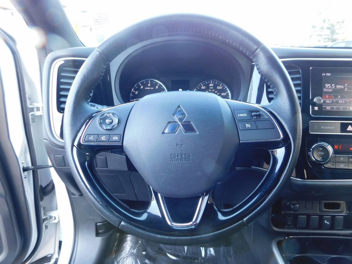 Used 2019 Mitsubishi Outlander LE image 10