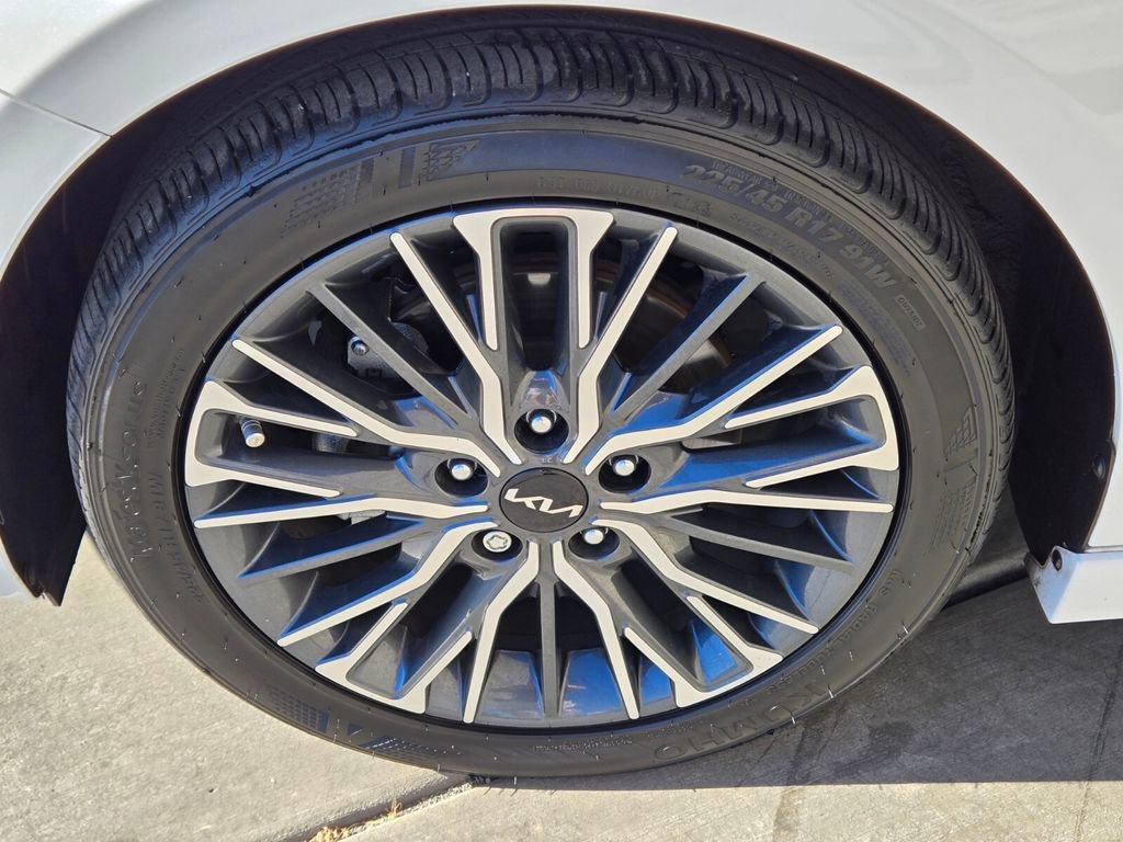 Used 2023 Kia Forte GT-Line image 12