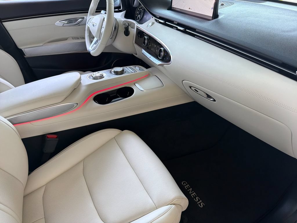 Used 2023 Genesis Electrified GV70 AWD/4WD image 17