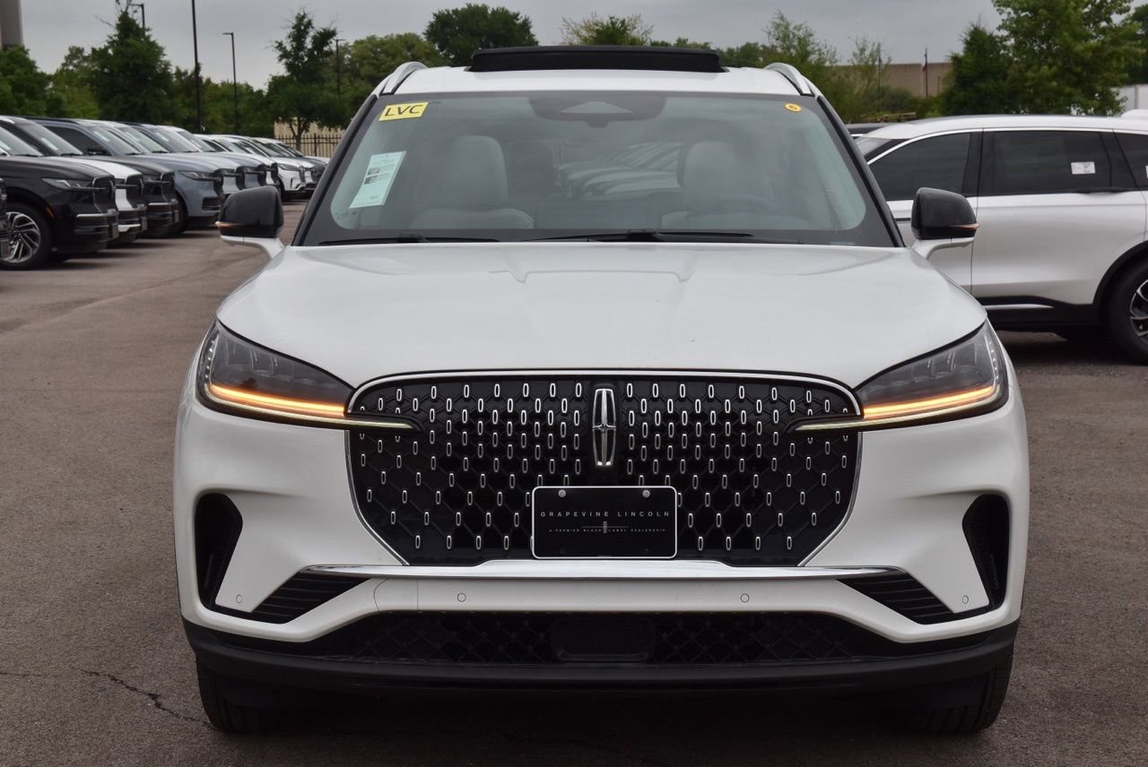 New 2026 Lincoln Aviator AWD image 2