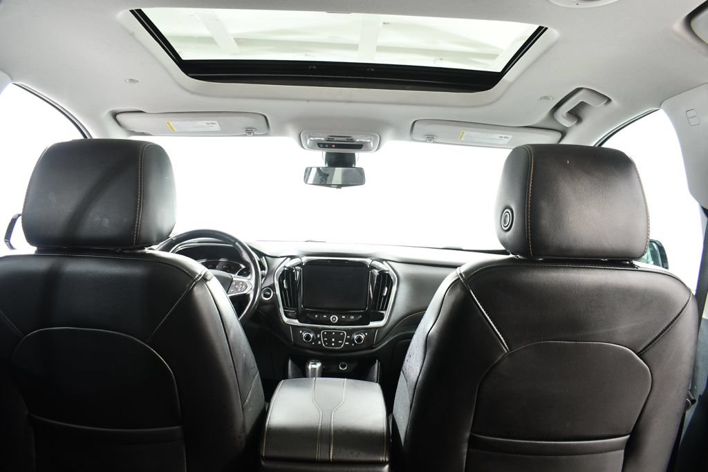 Used 2018 Chevrolet Traverse Premier w/ Redline Edition AWD/4WD image 17