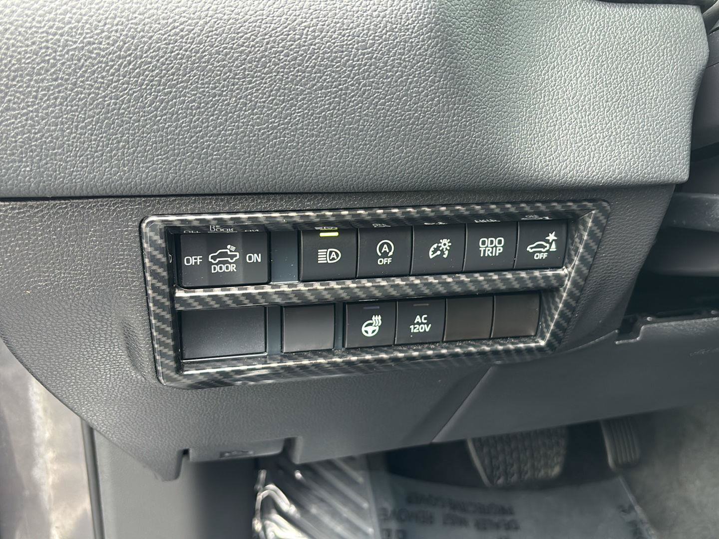 Used 2025 Toyota Tundra Limited AWD/4WD image 29