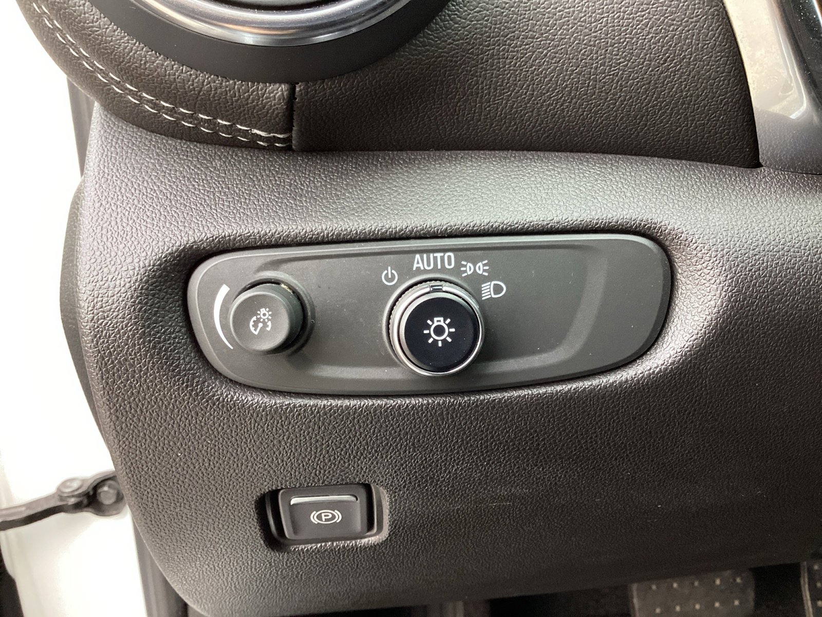 Certified 2023 Chevrolet Blazer LT w/ Driver Confidence Package image 28