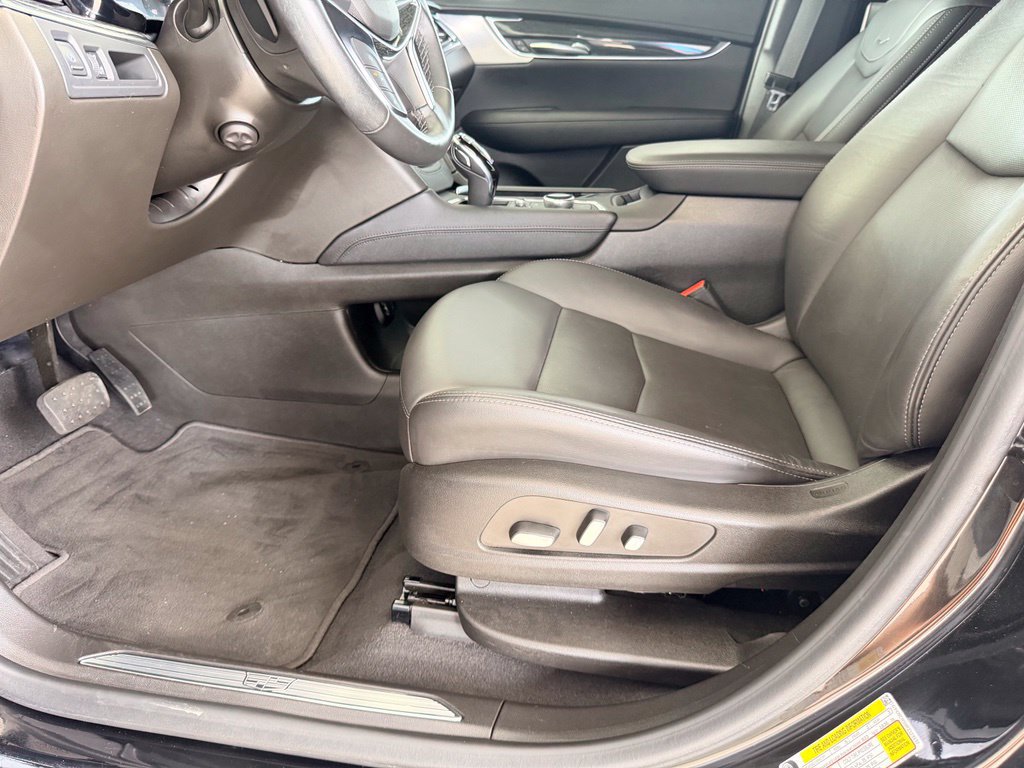 Used 2023 Cadillac XT5 Premium Luxury FWD image 14