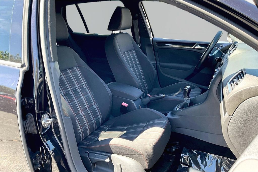 Used 2013 Volkswagen GTI 4-Door image 23