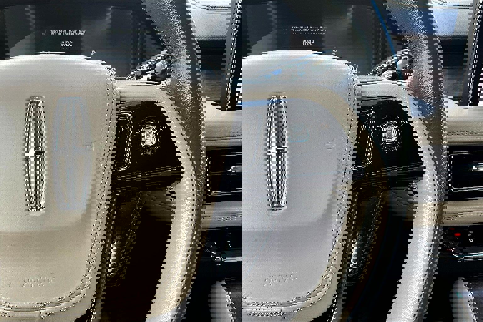 Used 2023 Lincoln Aviator Reserve w/ Equipment Group 201A image 21