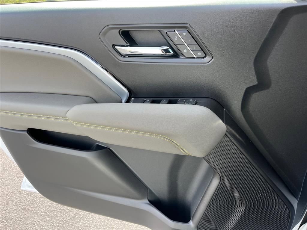 New 2026 Chevrolet Colorado ZR2 image 23