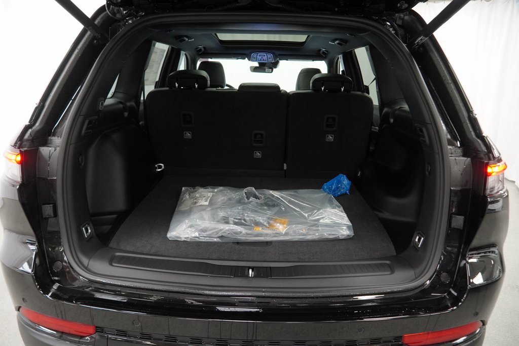 New 2025 Jeep Grand Cherokee Limited w/ Trailer Tow Package image 31