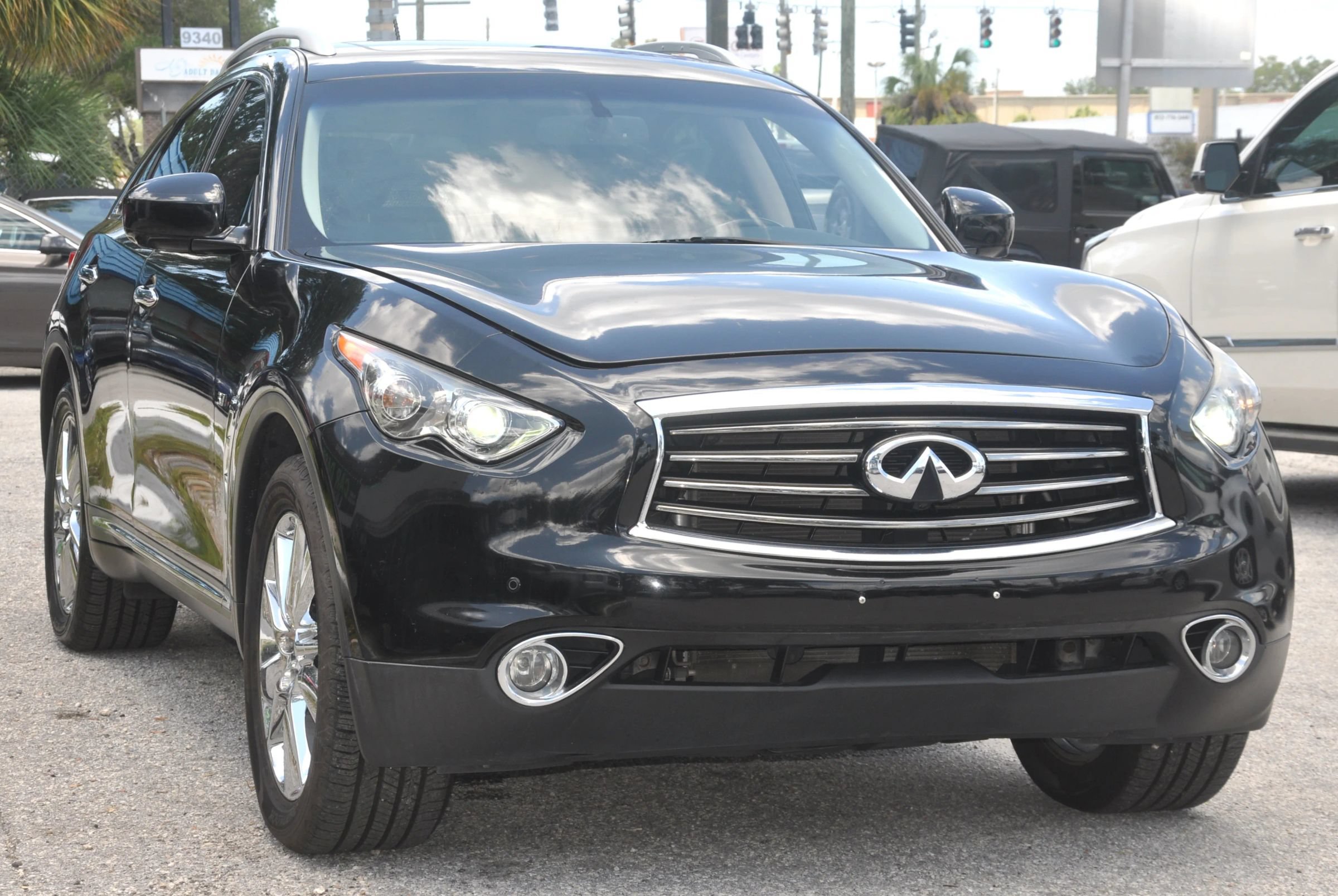 Used 2014 INFINITI QX70 AWD w/ Premium Package image 5