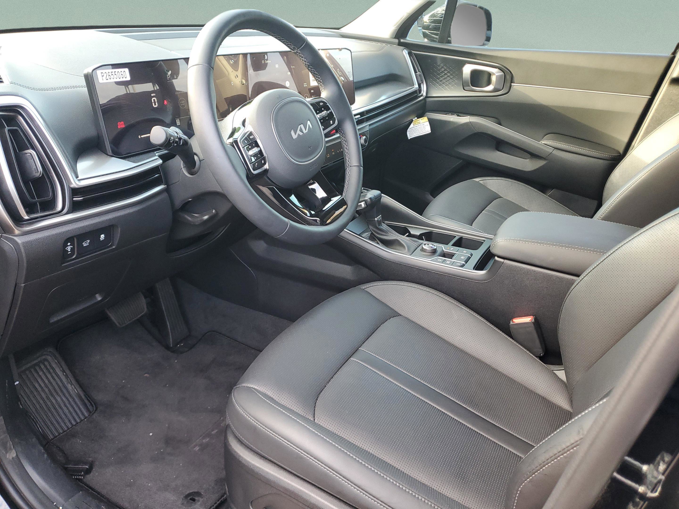 Certified 2025 Kia Sorento EX w/ Panoramic Sunroof Package FWD image 15