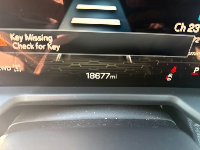 Used 2025 GMC Acadia Elevation AWD/4WD image 16