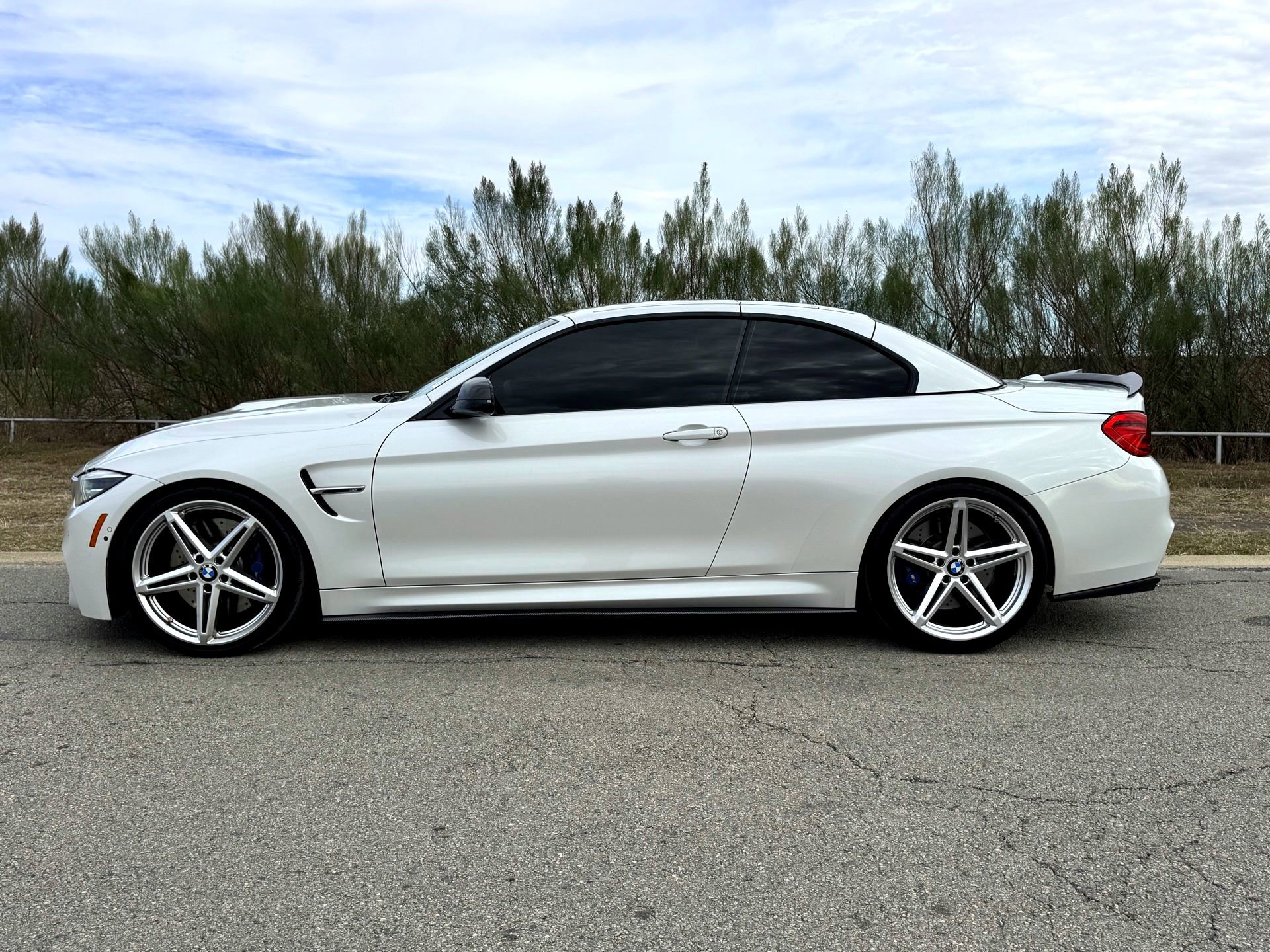 Used 2018 BMW M4 Convertible image 16