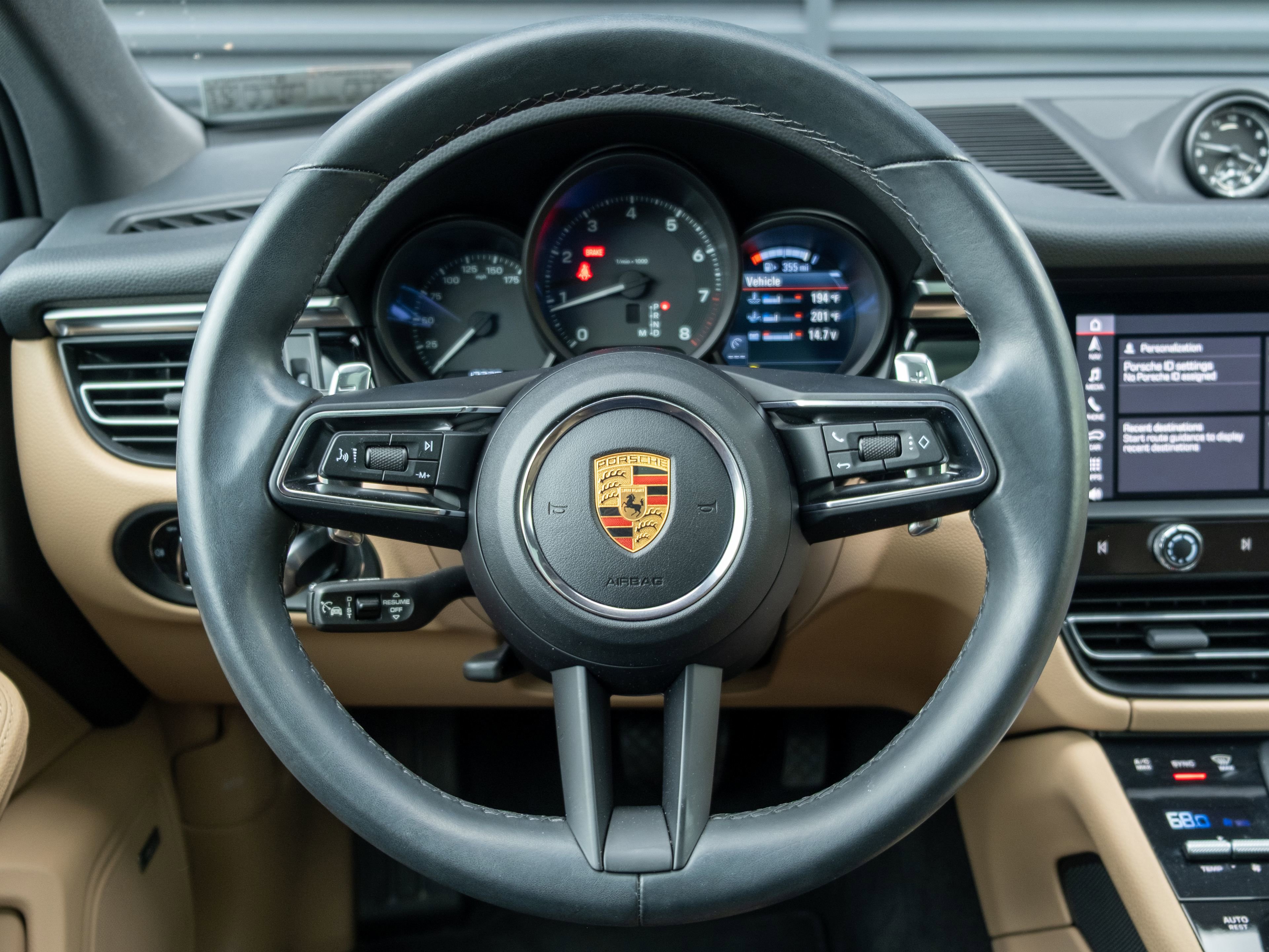 Certified 2023 Porsche Macan AWD/4WD image 20
