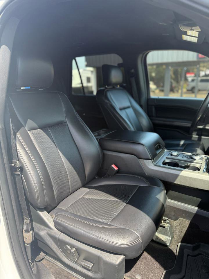 Used 2019 Ford Expedition XLT w/ Equipment Group 201A AWD/4WD image 10