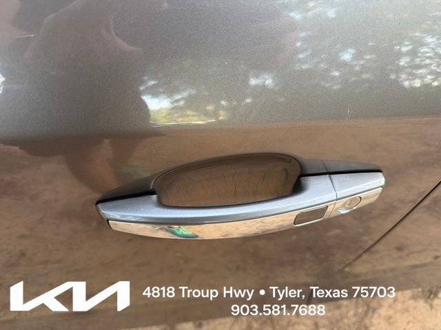 Used 2012 Buick LaCrosse Touring FWD image 6