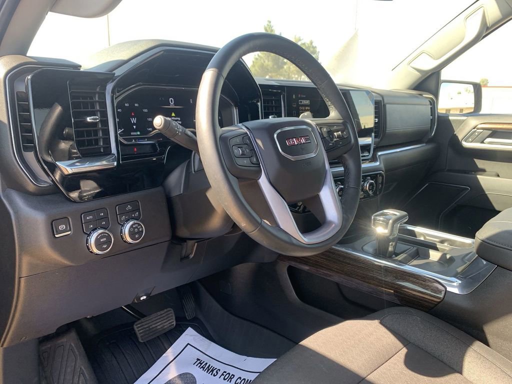 Certified 2025 GMC Sierra 1500 Elevation w/ LPO, Elevation Black Package image 8