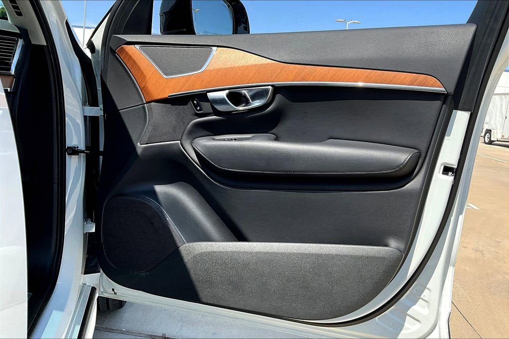Certified 2023 Volvo XC90 T8 Plus w/ Protection Package Premier image 25